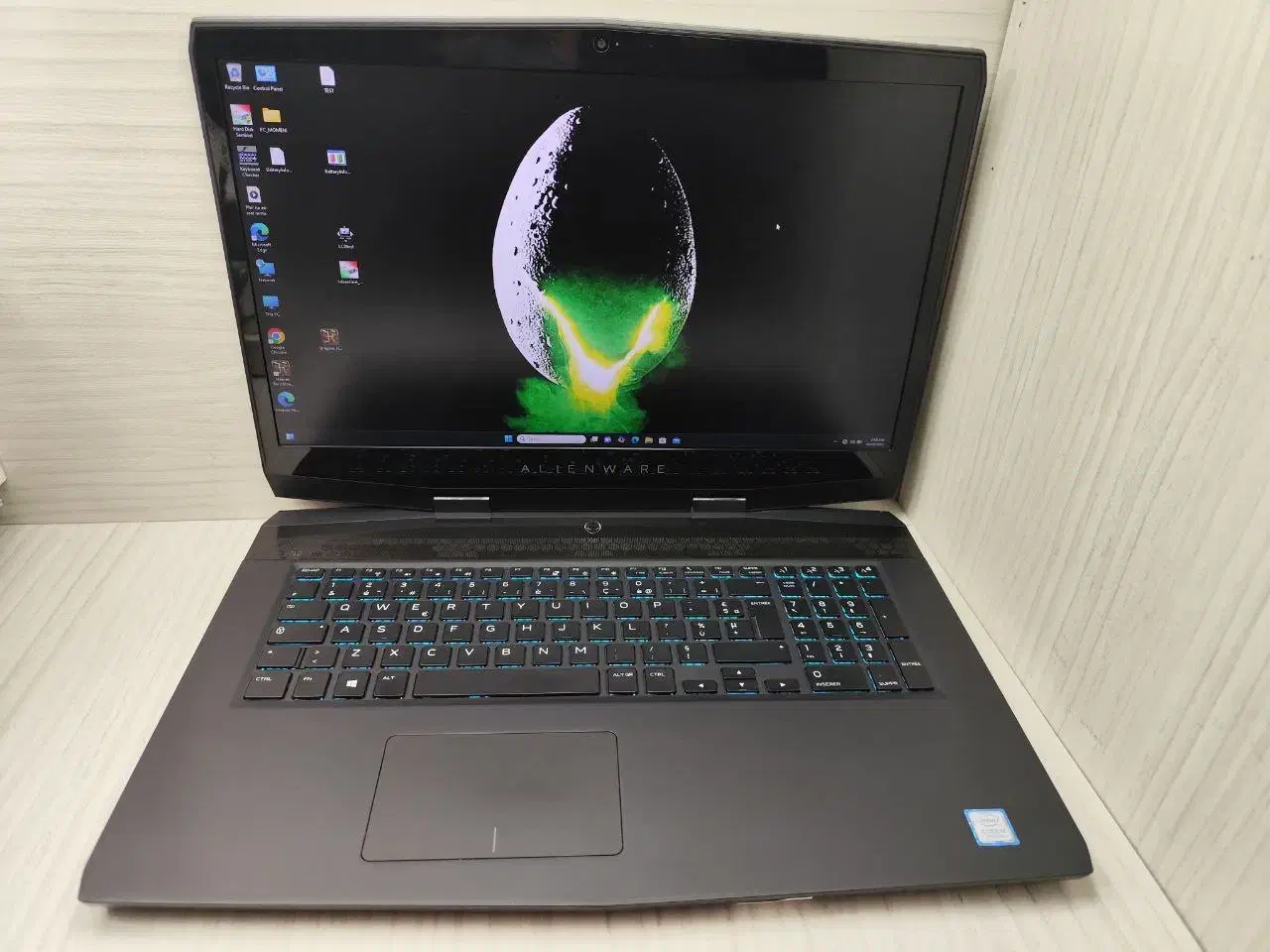 غول گیمینگ دنیاAlienware M17 i7Hگرافیک ۸گیگRTX2070|رایانه همراه|تهران, باغ فیض|دیوار