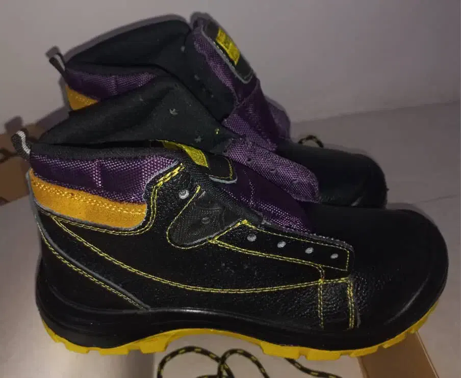 پوتین|کیف، کفش، کمربند|اهواز, سپیدار|دیوار