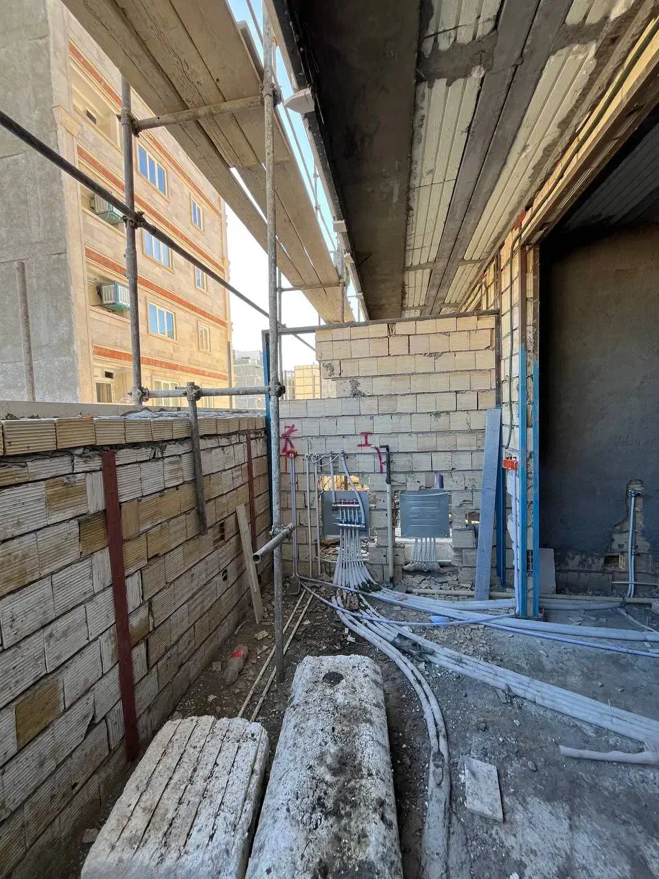 پیش فروش۱۲۲متری طبقه اول حیاط دار رو به نمازیباشهر|پیش‌فروش املاک|زاهدان, |دیوار