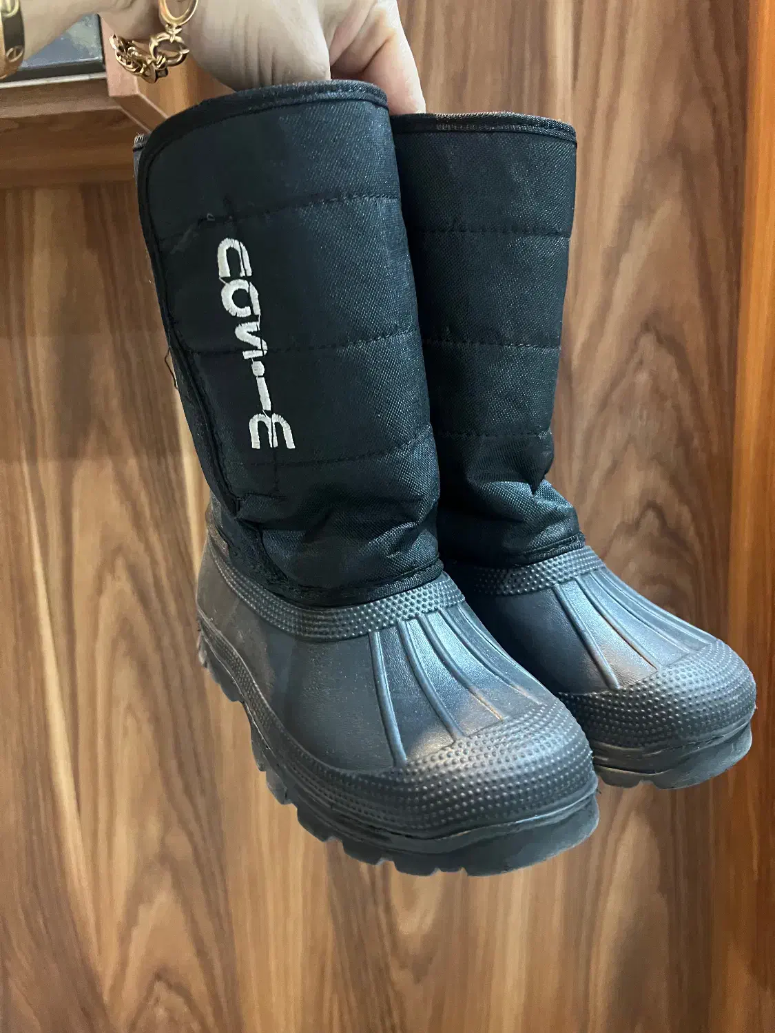 چکمه خزدار|کفش و لباس بچه|رشت, گلسار|دیوار