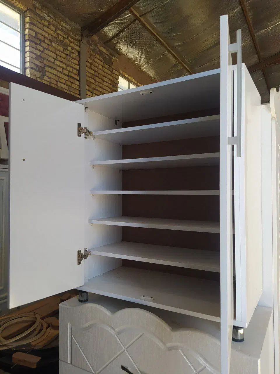 جاکفشی|جاکفشی، کمد، دراور|قائن, |دیوار