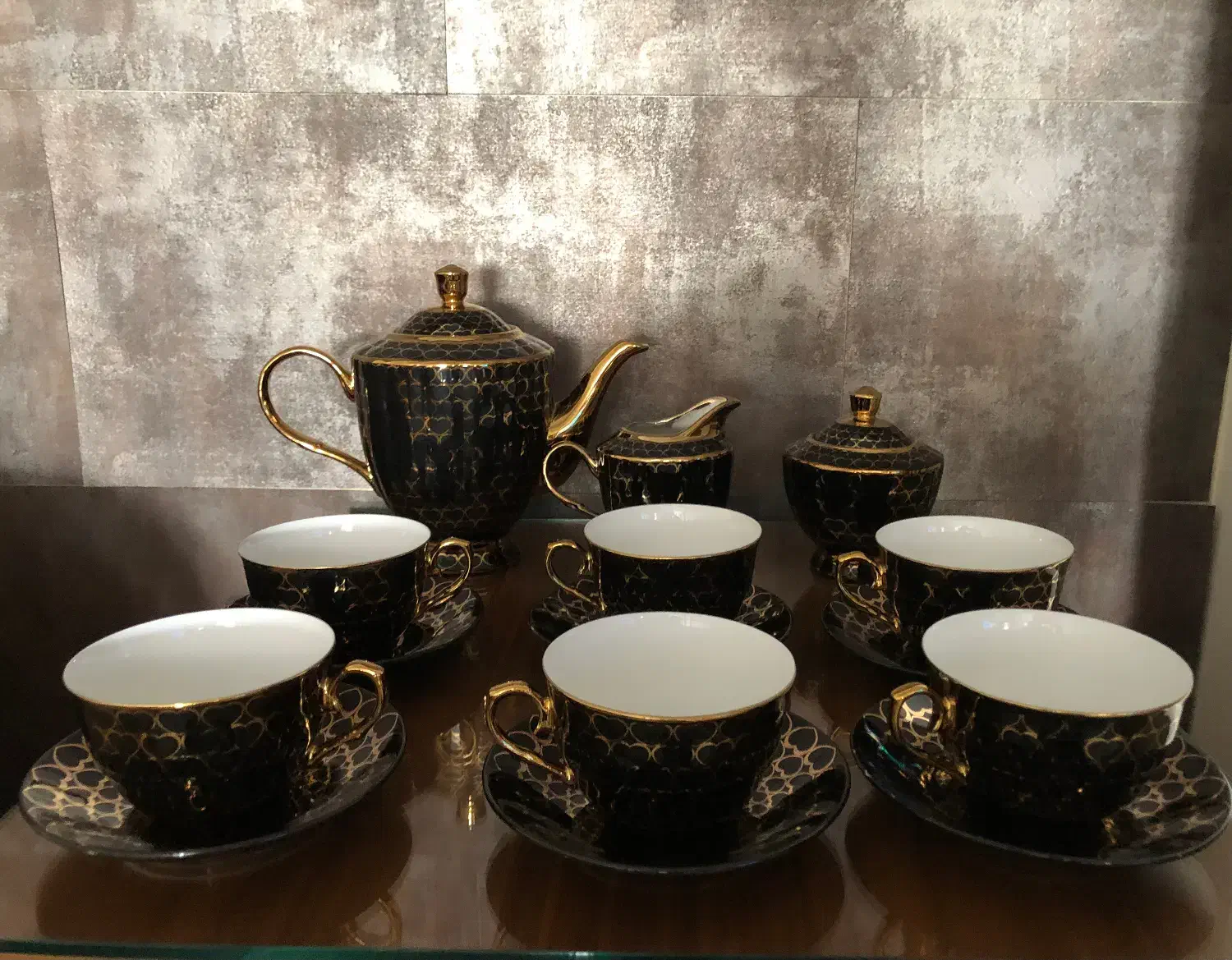 ست چای و قهوه خوری طلایی مشکی پذیرایی لوکس|ظروف سرو و پذیرایی|تهران, شهرک چیتگر|دیوار