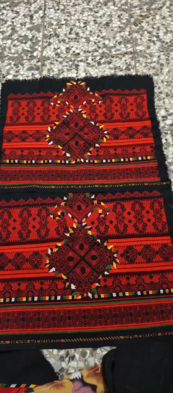 زیح آستین گلدار تاج دار|لباس|ایرانشهر, |دیوار