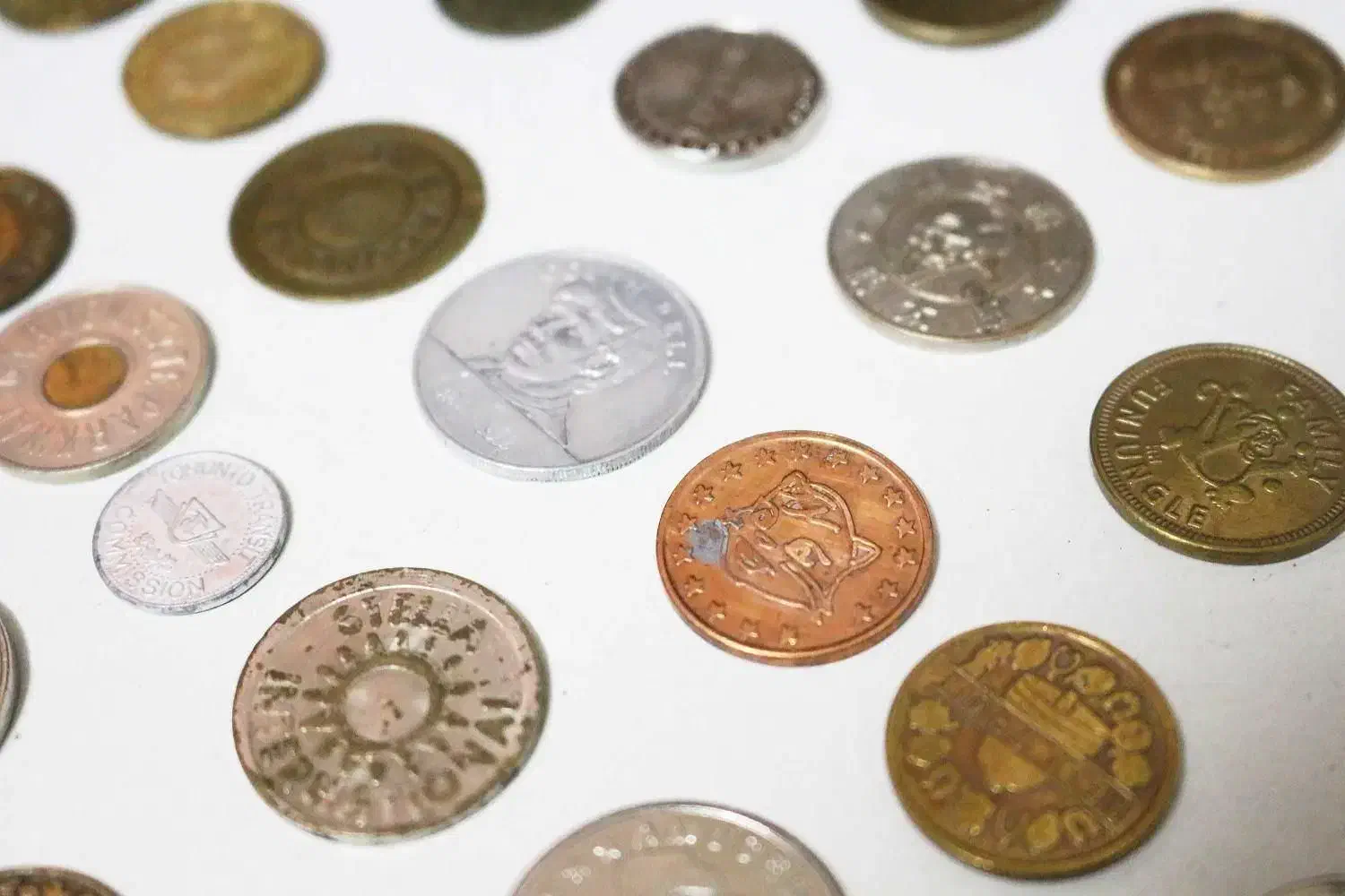 کلکسیون 220 عددی ژتون های عتیقه و کمیاب جهان|کلکسیون سکه، تمبر، اسکناس|قم, بلوار امین و ساحلی|دیوار