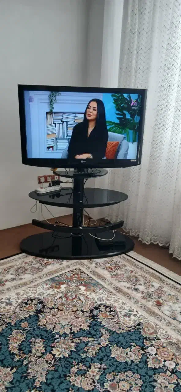 تیوی با میز|تلویزیون و پروژکتور|اردبیل, |دیوار