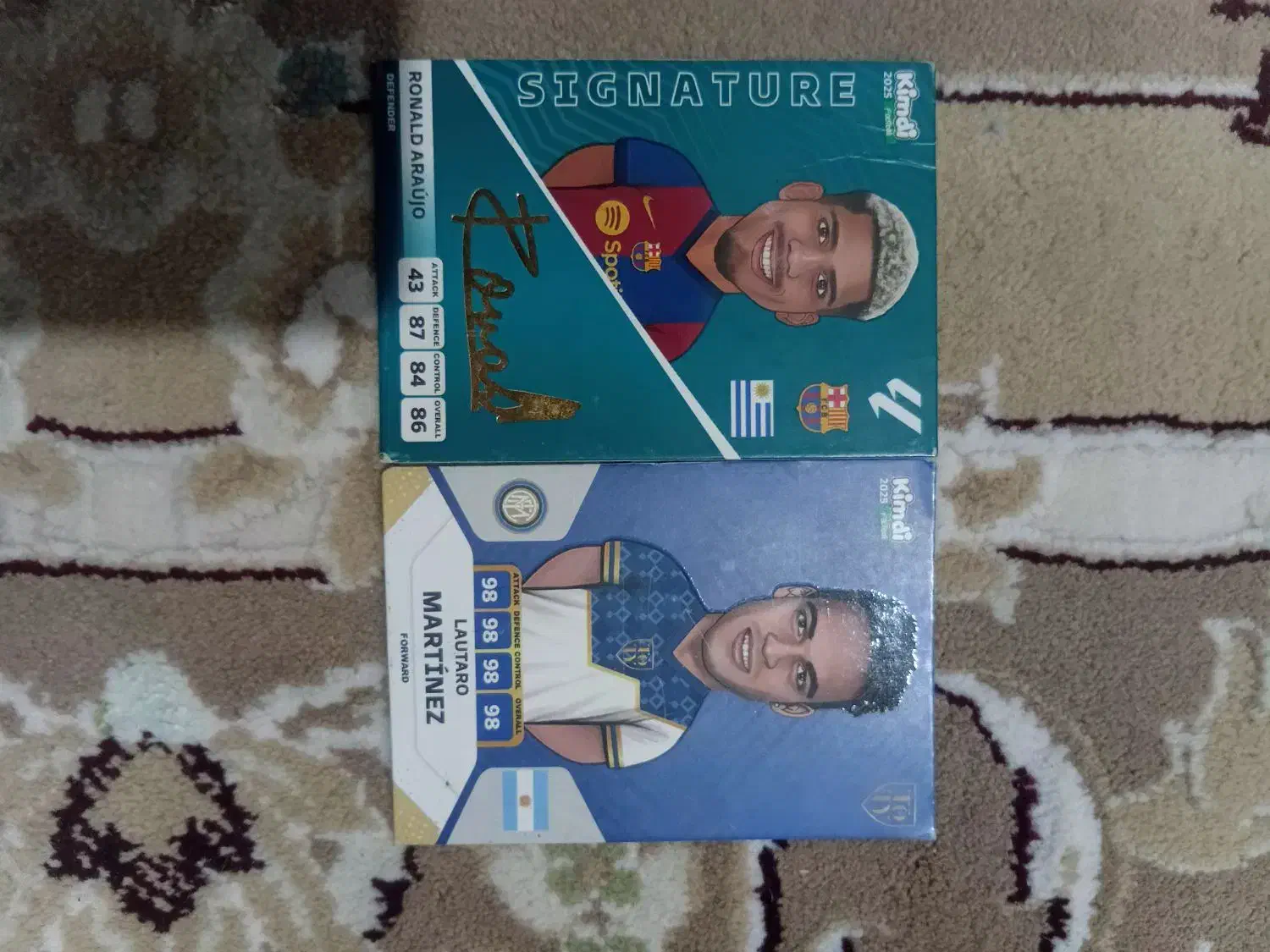 کیمدی کارت|اسباببازی|میانه, |دیوار