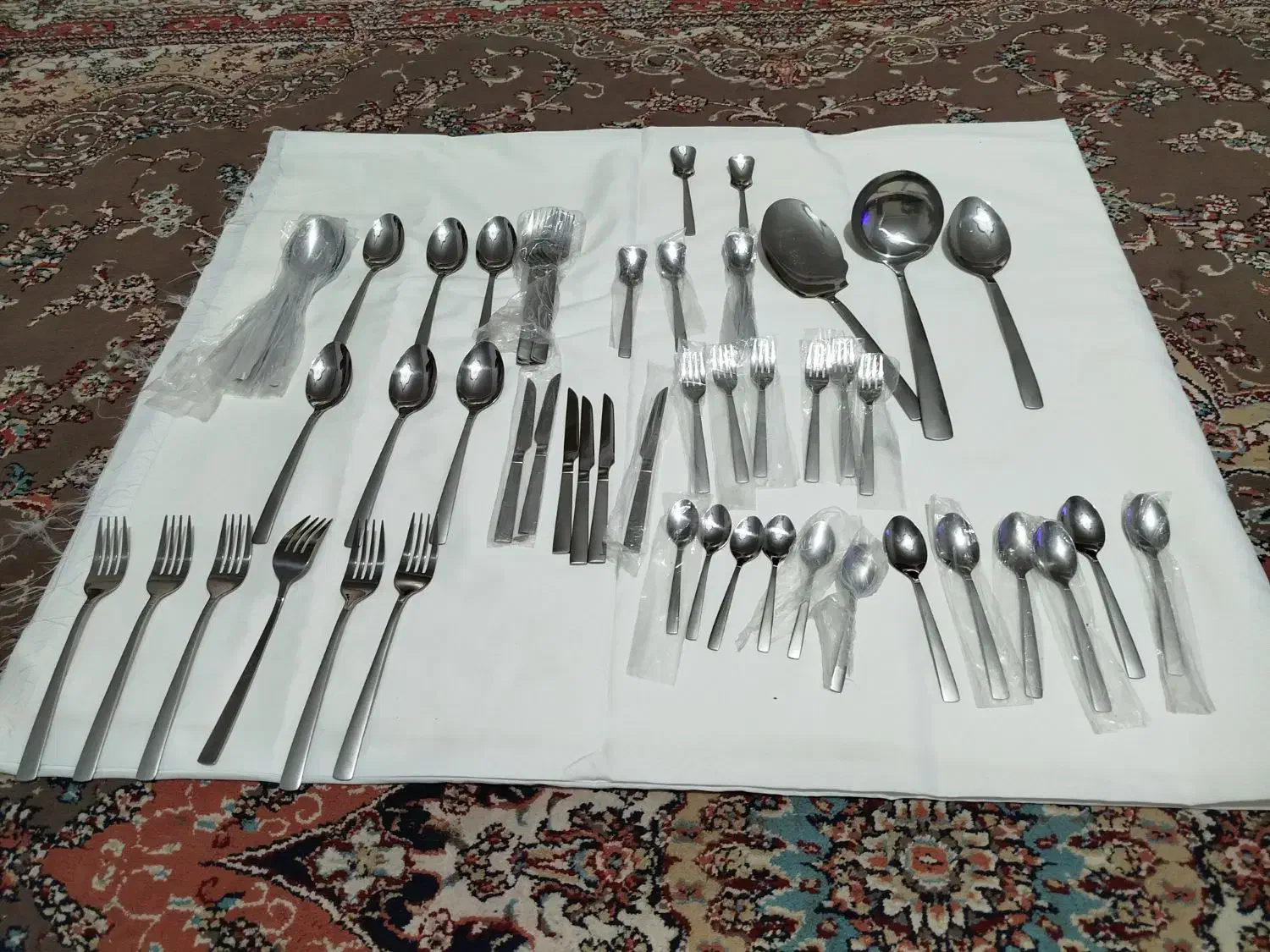 سرویس قاشق و چنگال ۱۲نفره|ظروف سرو و پذیرایی|سبزوار, شرق کال شمالی|دیوار