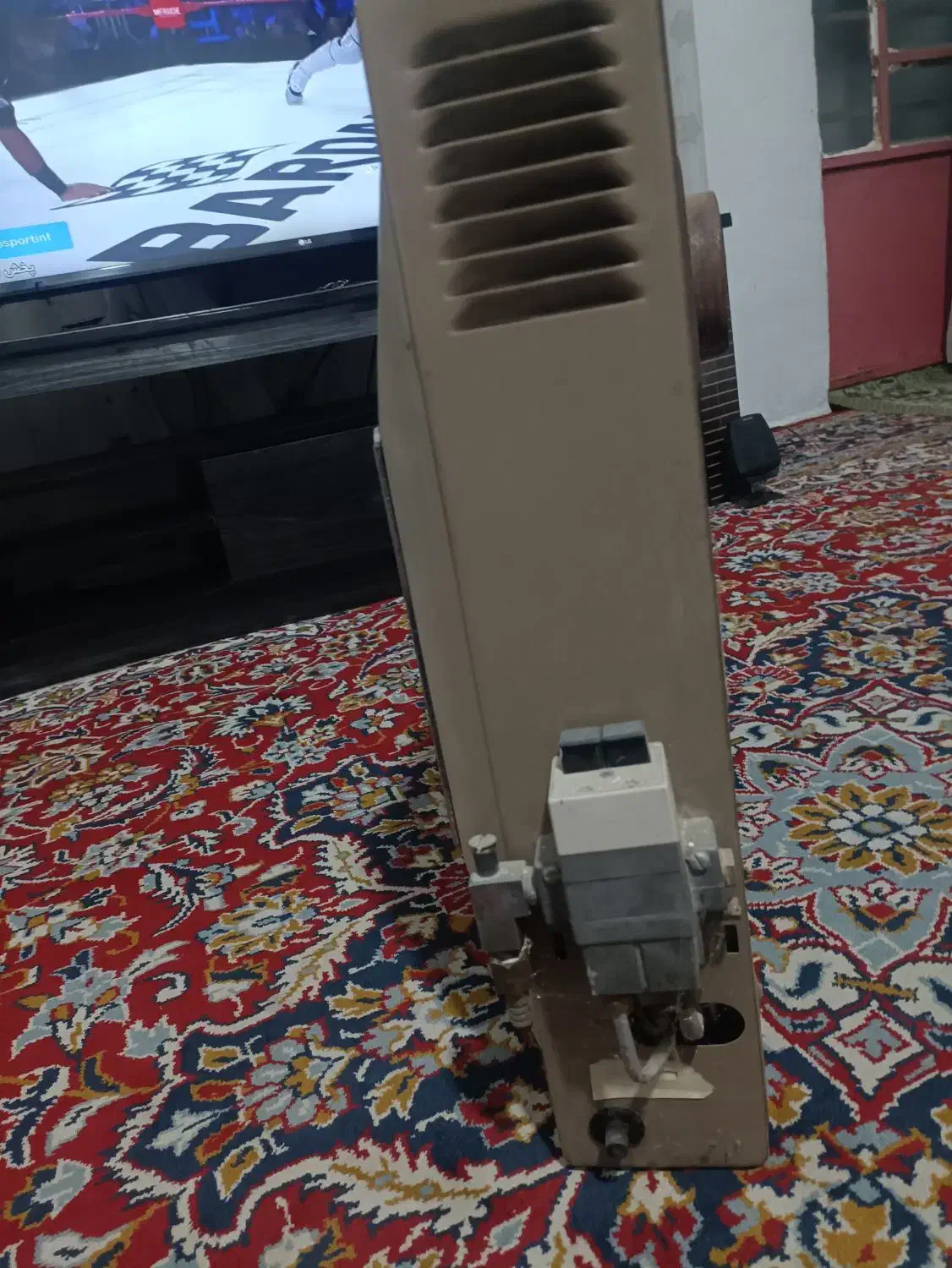 بخاری دیواری زمینی دودکش دار|بخاری، هیتر، شومینه|شیروان (خراسان), |دیوار