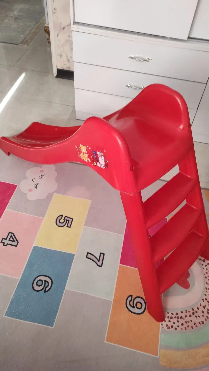 سرسره|اسباب‌بازی بچه|کرج, باغستان|دیوار