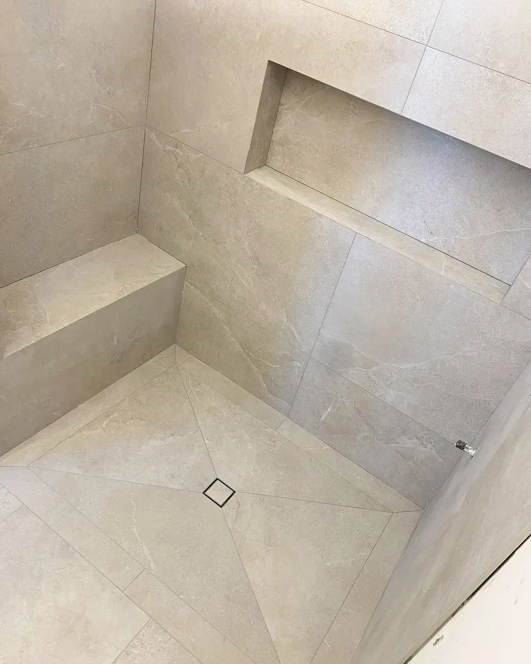 کاشیکاری و عایقبندی سرویسها|خدمات پیشه و مهارت|بانه, |دیوار