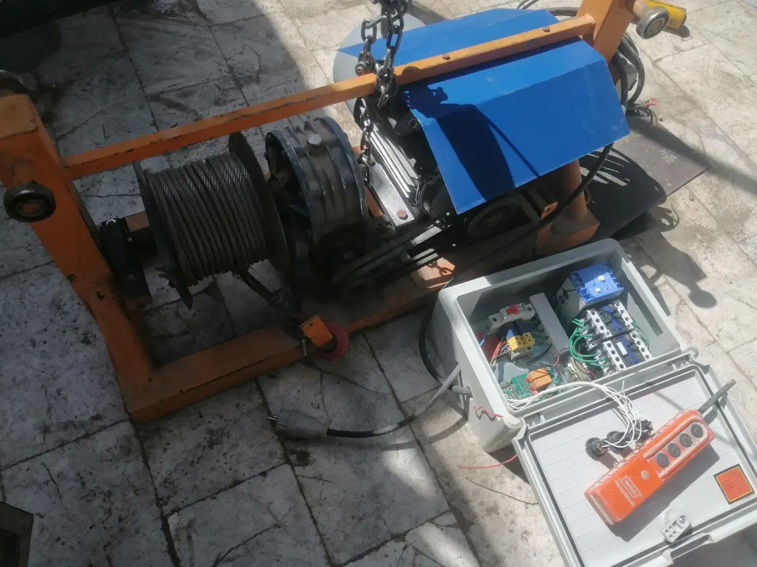 بالابر ریموت کنترل دار در حد نو|ماشینآلات صنعتی|بیرجند, |دیوار