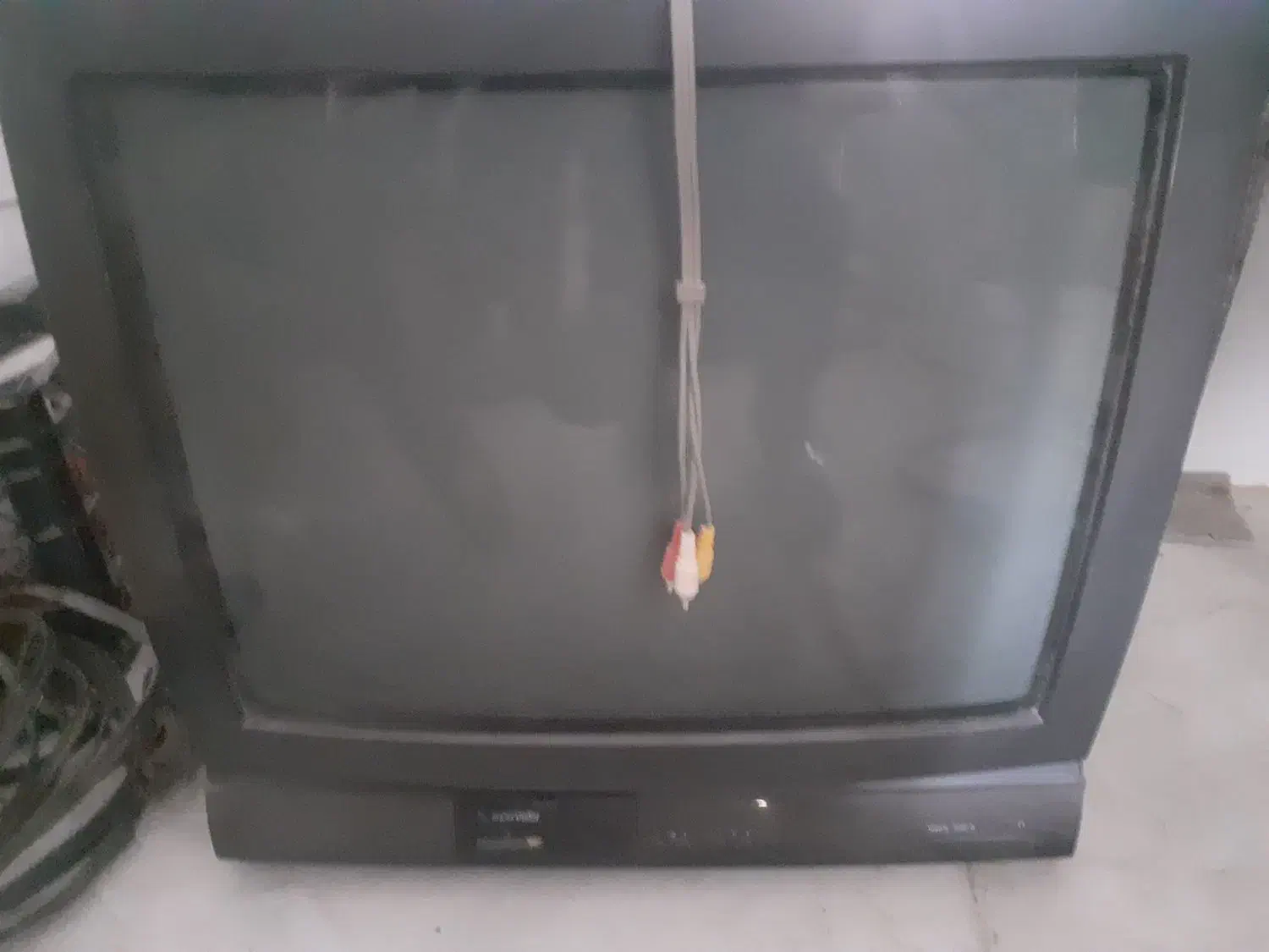 یک عدد تلویزیون ۲۱ اینچ به فروش میرسد|تلویزیون و پروژکتور|بیرجند, |دیوار