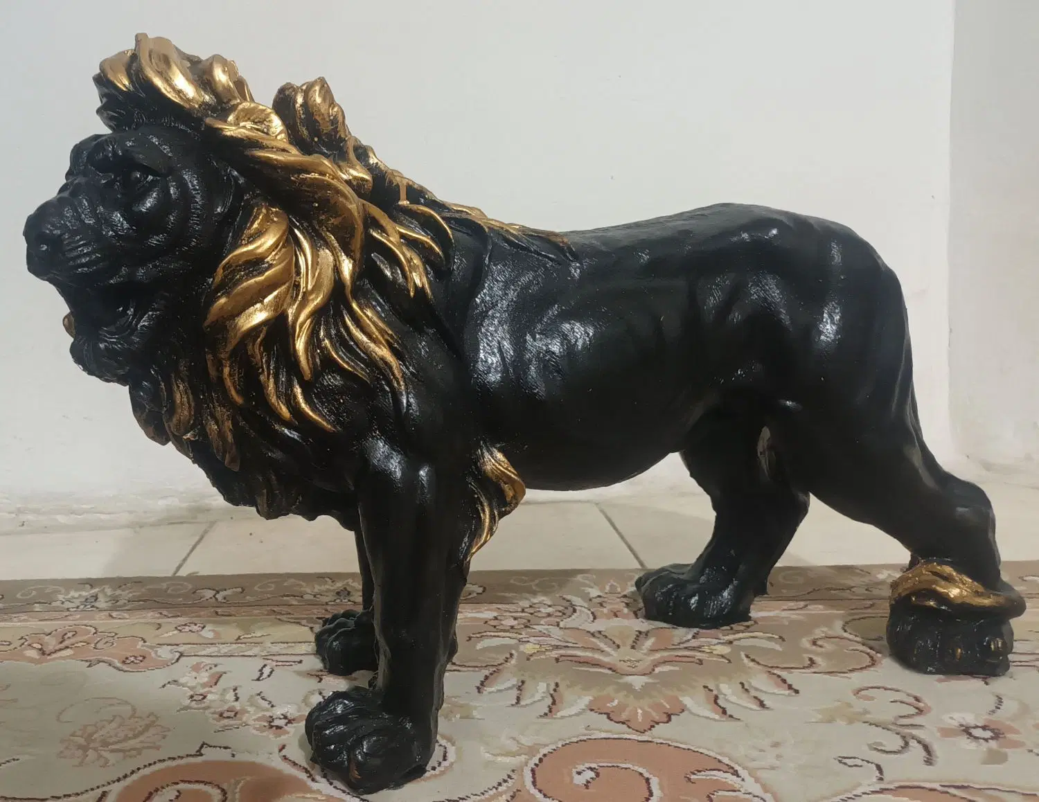 مجسمه|مجسمه، تندیس، ماکت|وحیدیه, |دیوار