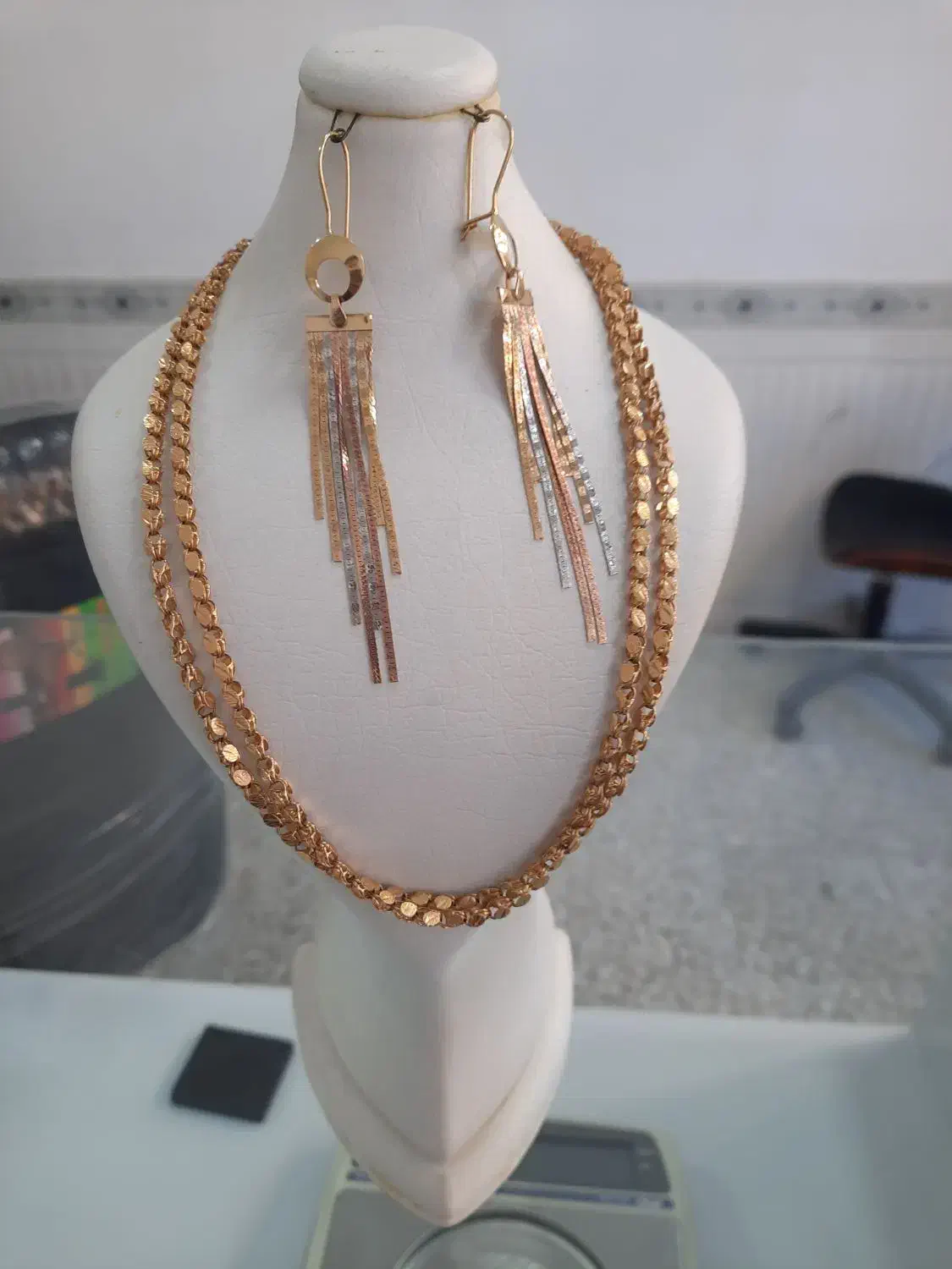 گردنبند و زنجیر در حد نو بدون اجرت|جواهرات|چهاربرج, |دیوار