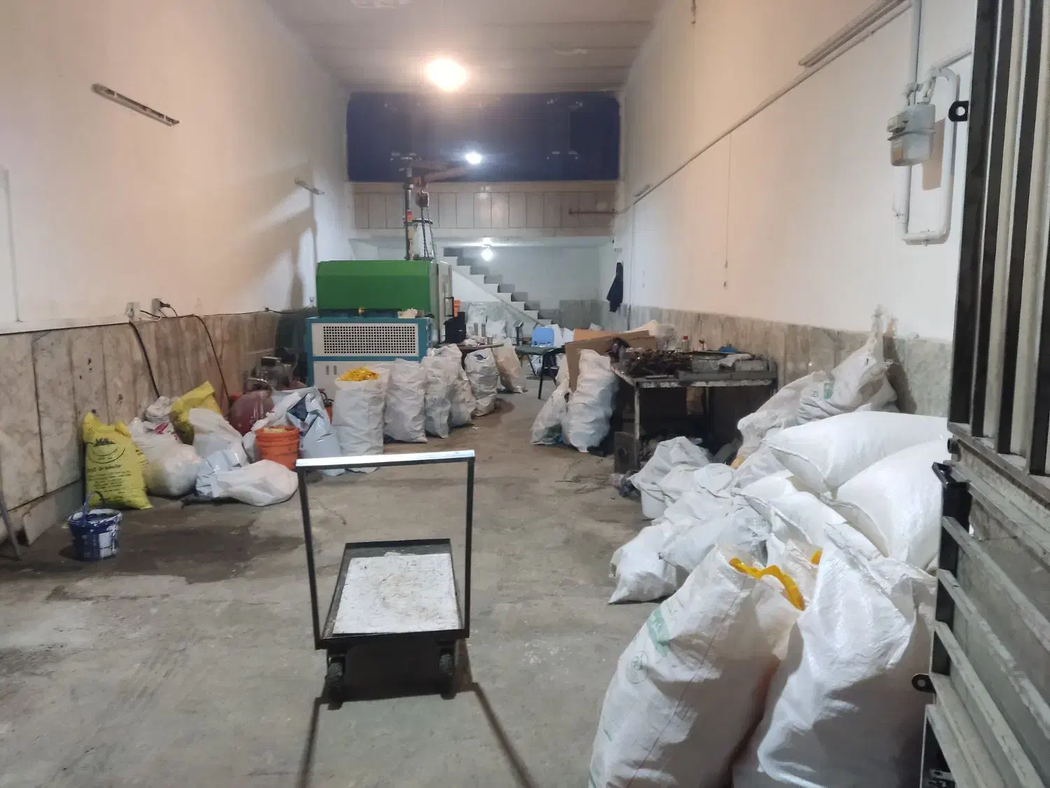 کار در کارگاه تزریق پلاستیک|استخدام صنعتی، فنی، مهندسی|مشهد, امیرآباد|دیوار