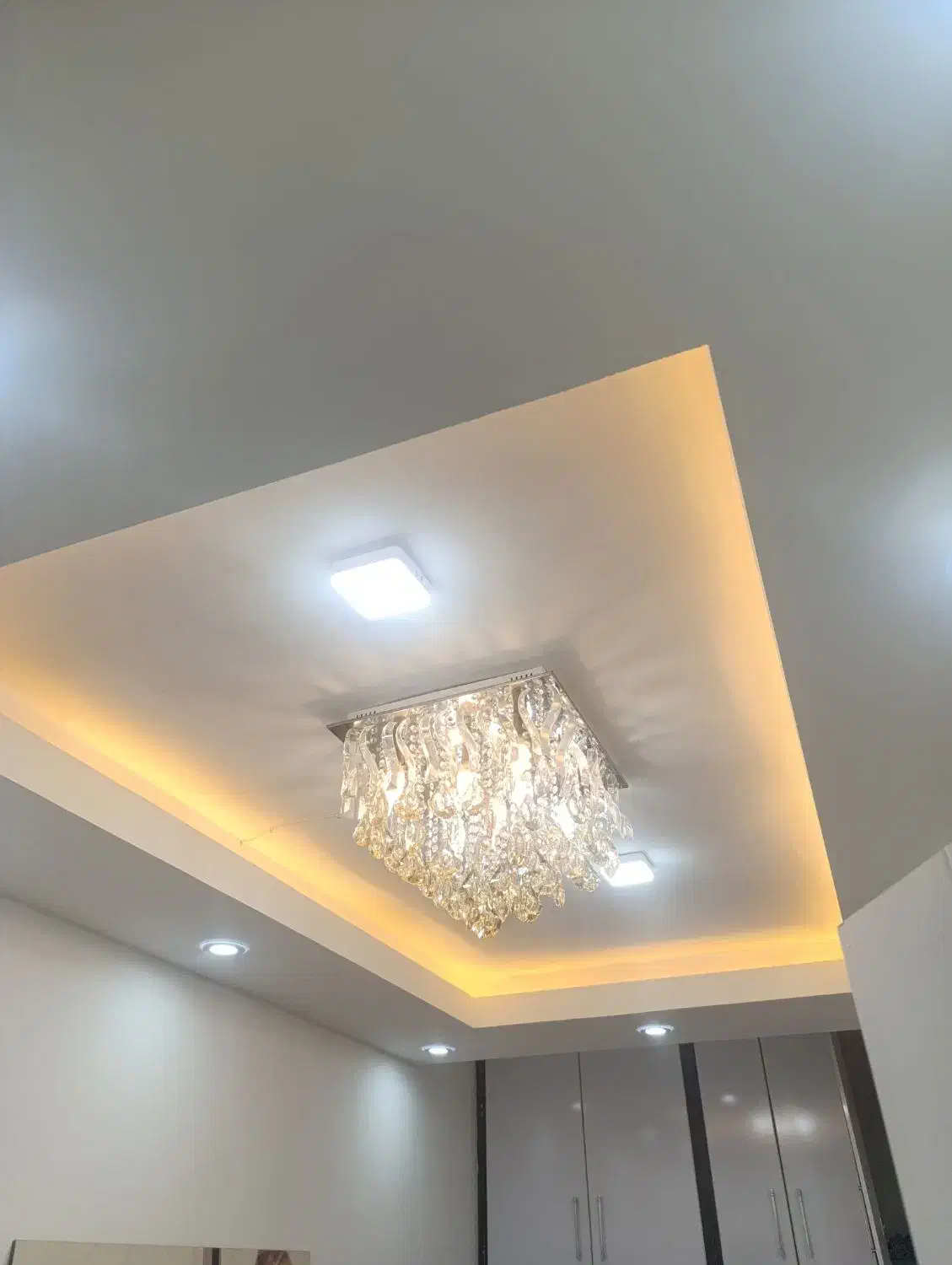 لوستر سقفی 8 چراغه با ال ای دی کناره های چراغ ها|لوستر و چراغ آویز|اهواز, پردیس|دیوار