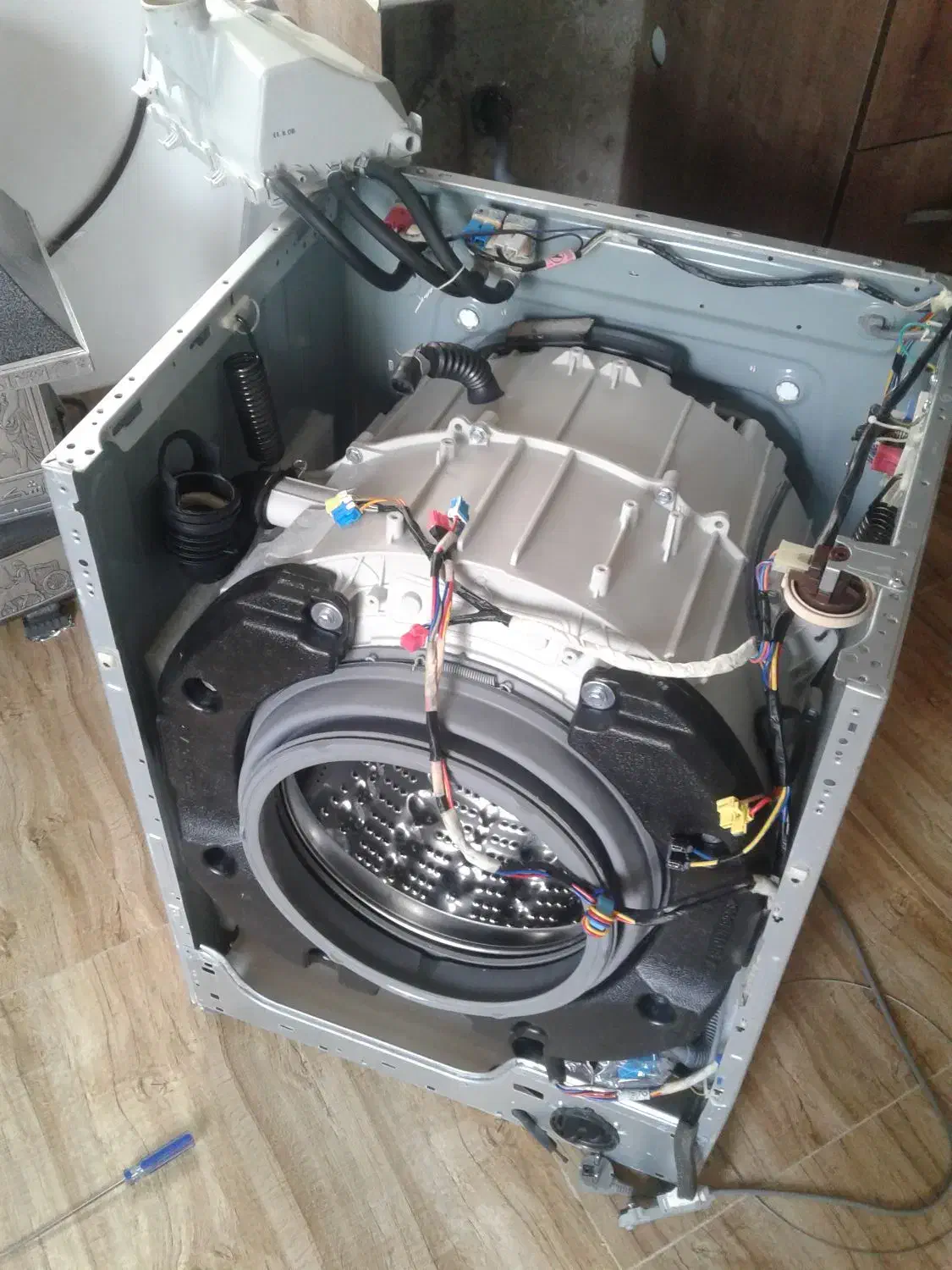 تعمیرات لباسشویی تعمیرات ونصب پمپ آب،اتوماتیک|خدمات پیشه و مهارت|آبپخش, |دیوار