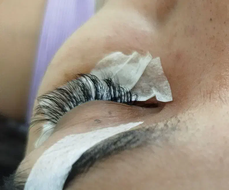 آف کاشت و اکستیشن مژه با بهترین قیمت|خدمات آرایشگری و زیبایی|شیراز, شیشه‌گری|دیوار