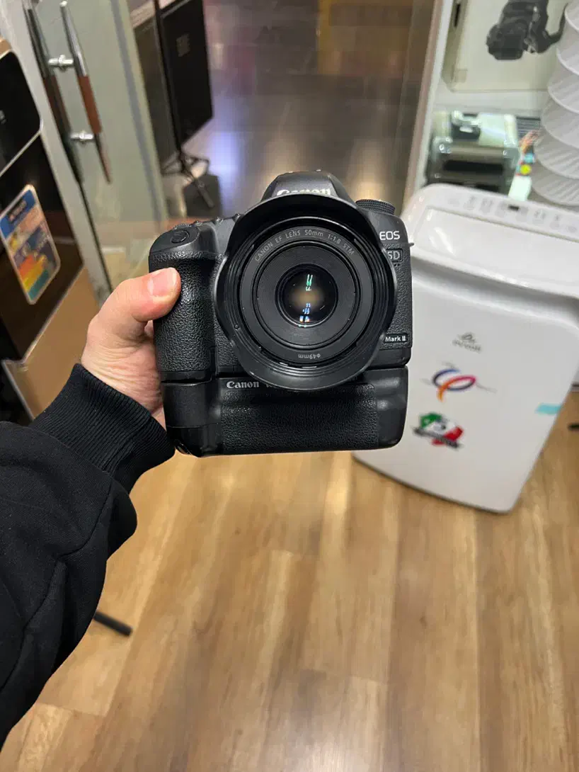 5D mark2 grip battery 50mm در حد آکبند|دوربین عکاسی و فیلمبرداری|تهران, صادقیه|دیوار