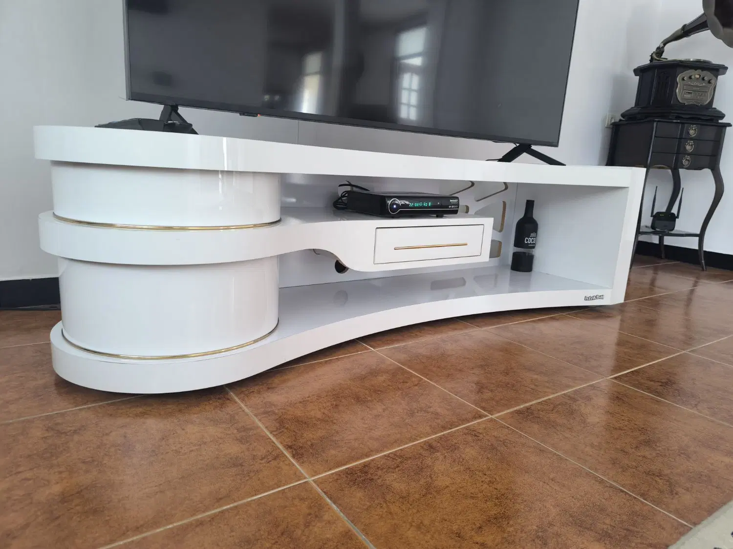 میز t.v|میز تلویزیون|سردشت, |دیوار