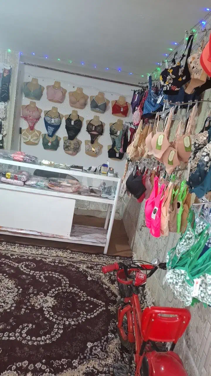 لباس زیر آیسان|لباس|نیشابور, بنیاد شهید|دیوار