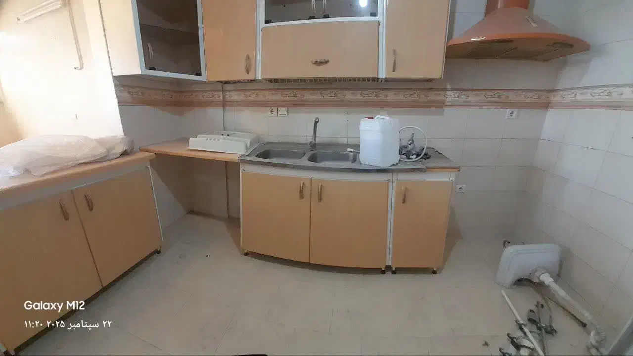 کابینت فلزی همراه با هود|آب‌چکان و نظم‌دهنده ظروف|قم, عمار یاسر|دیوار