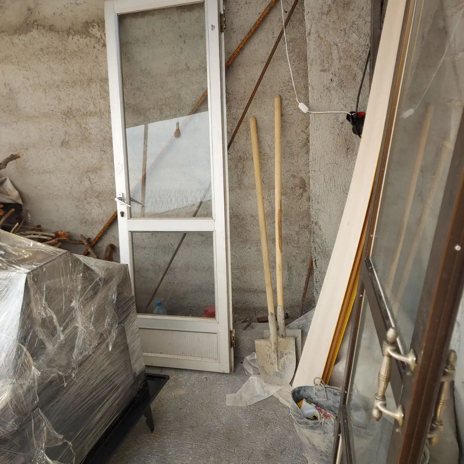 2 عدد درب آلمینیوم|مصالح و تجهیزات ساختمان|کردکوی, |دیوار