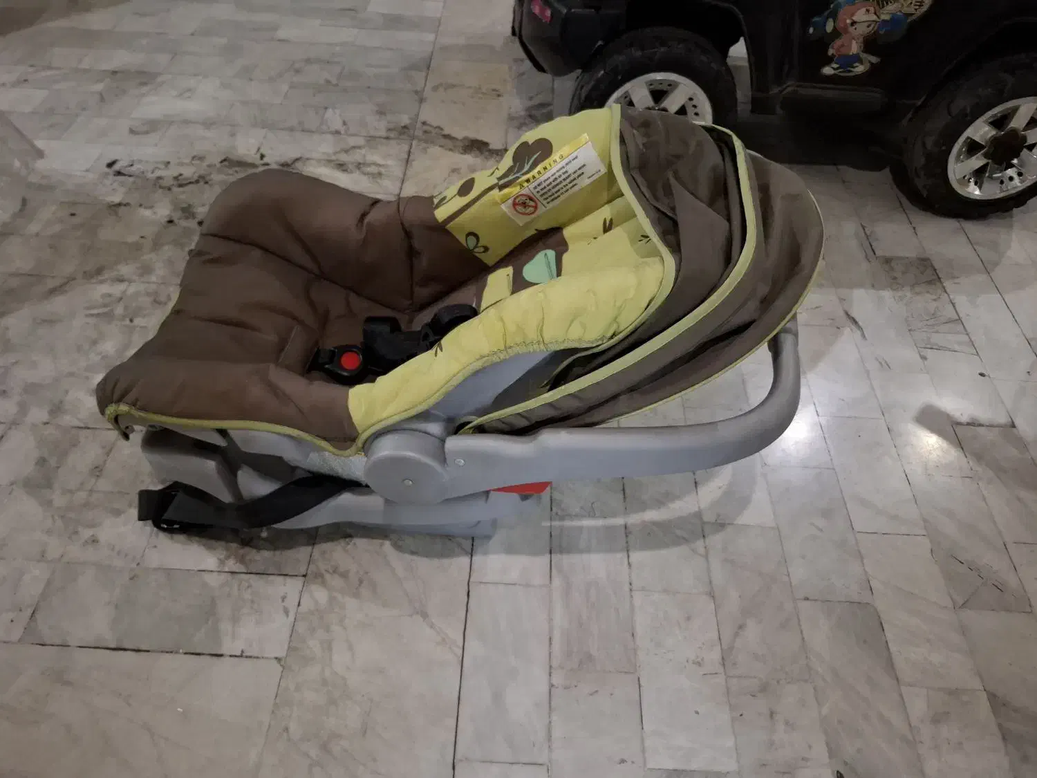 صندلی کودک خارجی|تخت و صندلی بچه|تهران, شهرک آزادی|دیوار