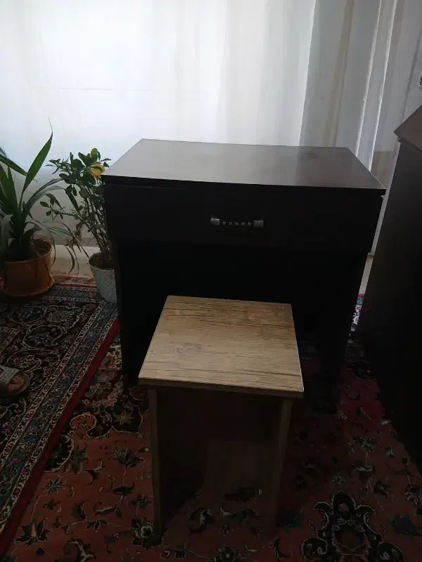 میزآرایشی|پیانو، کیبورد، آکاردئون|ابریشم, |دیوار