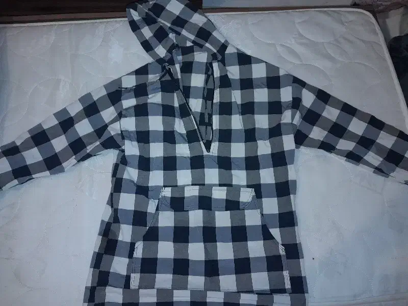 هودی|لباس|اهر, |دیوار