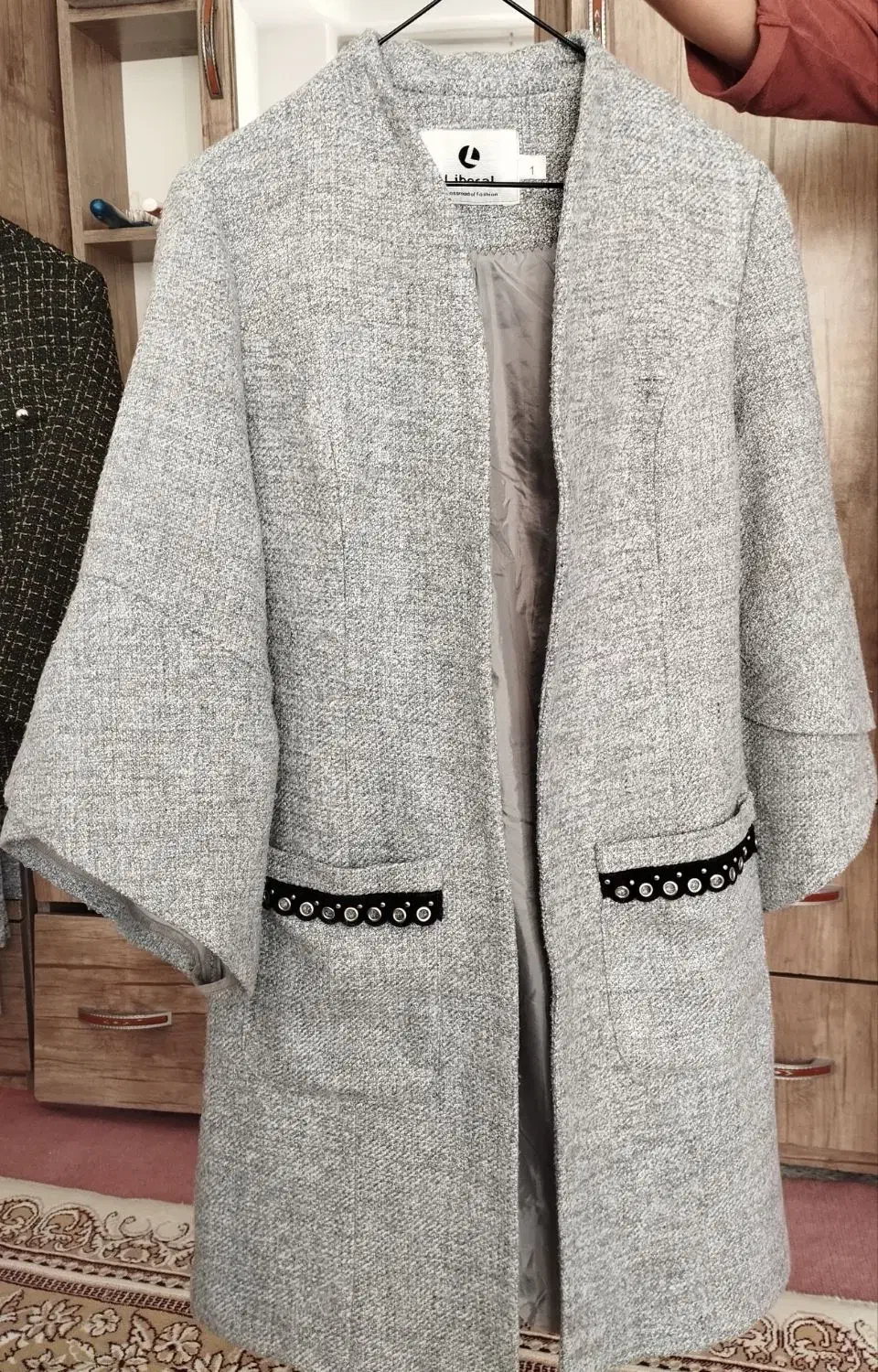 کت پشمی طوسی|لباس|بوکان, |دیوار