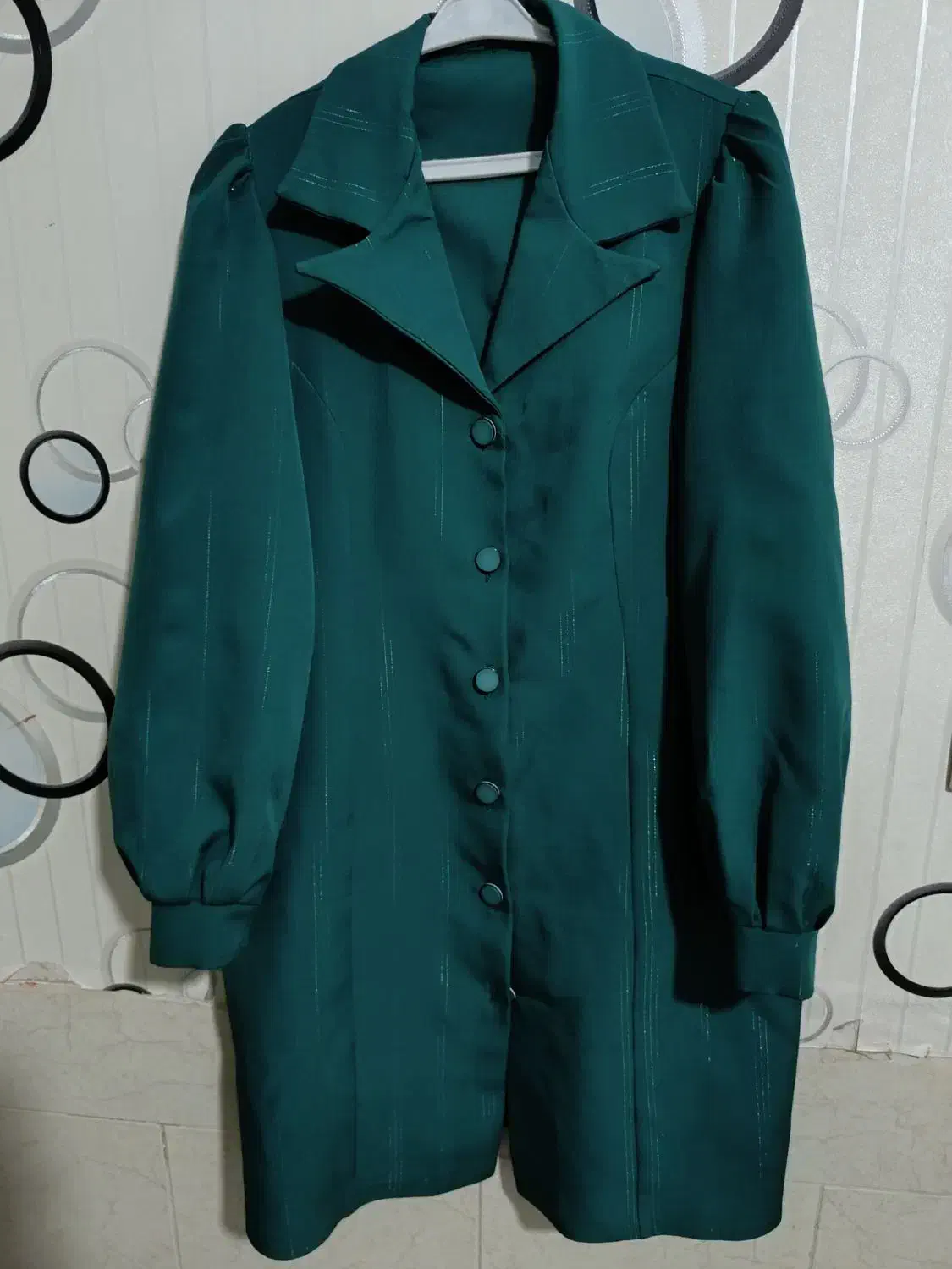 مانتو|لباس|اصفهان, هفتون|دیوار