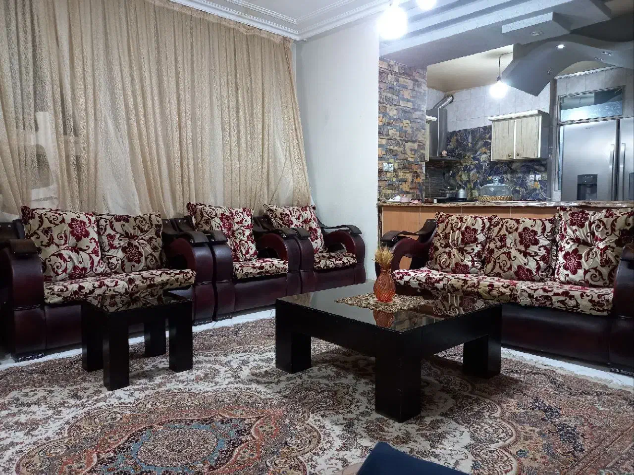 مبل ۷نفره راحتی|مبلمان خانگی و میز عسلی|شاهین‌شهر, عطار|دیوار