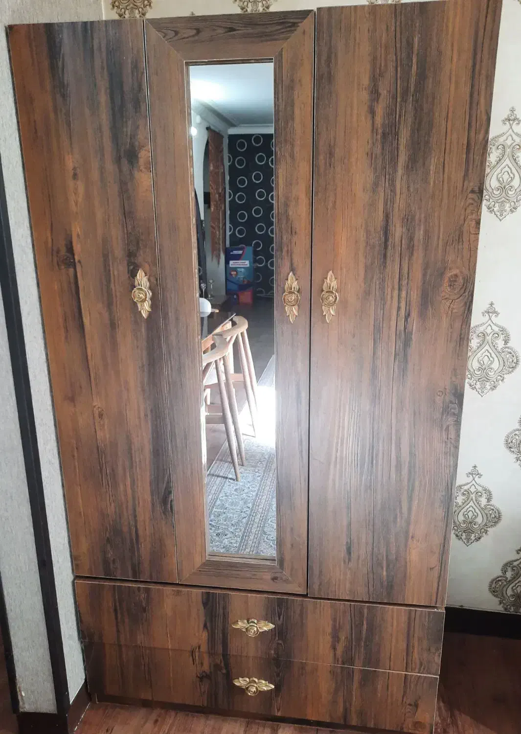 کمد لباس|جاکفشی، کمد، دراور|اصفهان, شیخ اشراق|دیوار