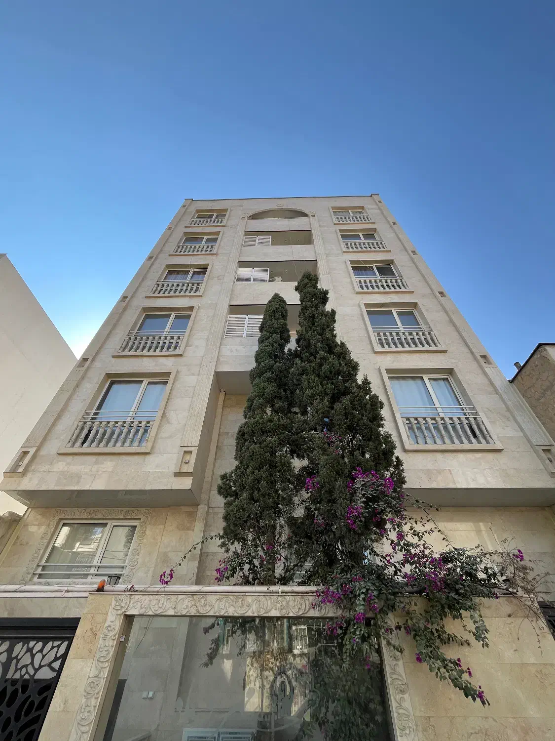 واحد ۲۲۱ متری نوساز و تکواحدی در بهترین لوکیشن|فروش آپارتمان|شیراز, کوی وحدت|دیوار