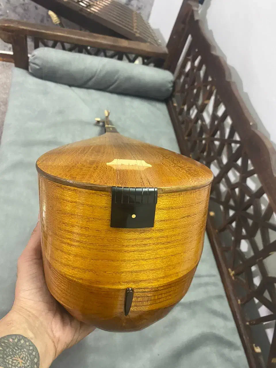 تنبور|سازهای سنتی|اندیشه, اندیشه فاز ۱|دیوار