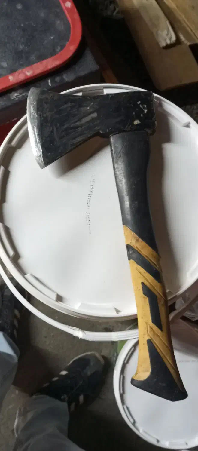 سلام یک عدد تبر درجه یک تیز|کوهنوردی و کمپینگ|همدان, |دیوار