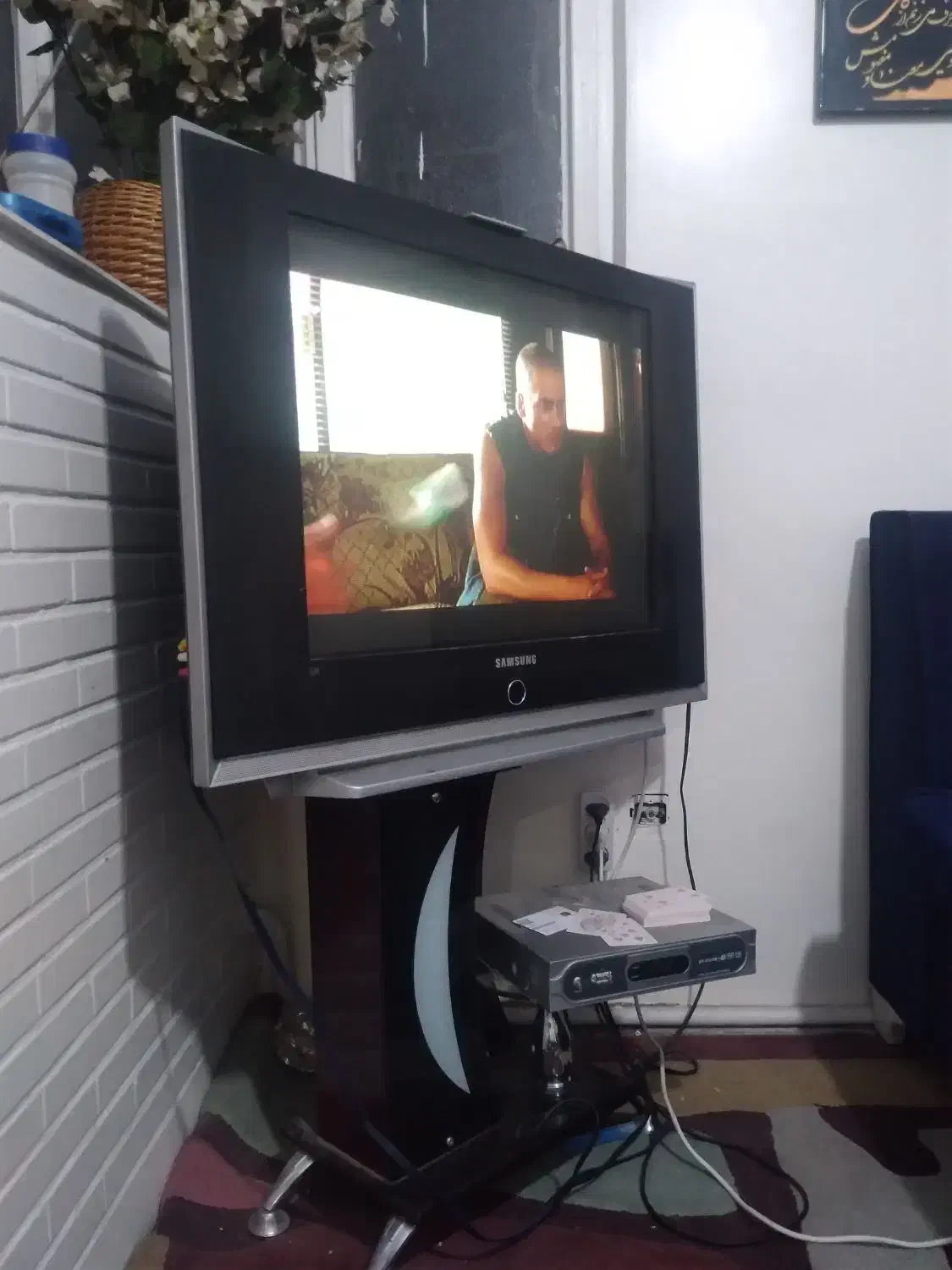 تلوزیون ۲۹قدیمی|تلویزیون و پروژکتور|تهران, شهرک فردوس (حسینی)|دیوار