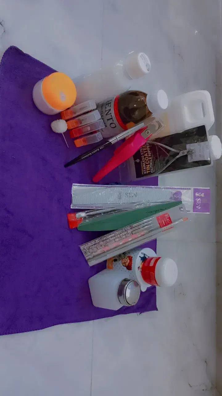 فروش فوری وسایل کاشت ناخن|آرایشی، بهداشتی، درمانی|رشت, باهنر|دیوار