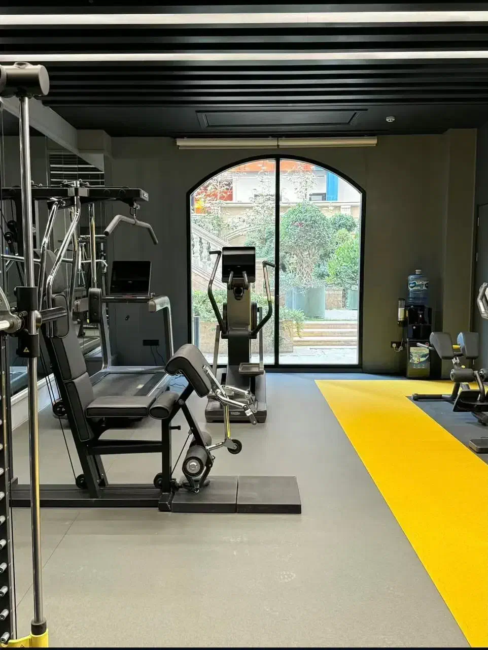 ۲۲۰ متر کلید نخورده فرمانیه شرقی منتظر لمس شما