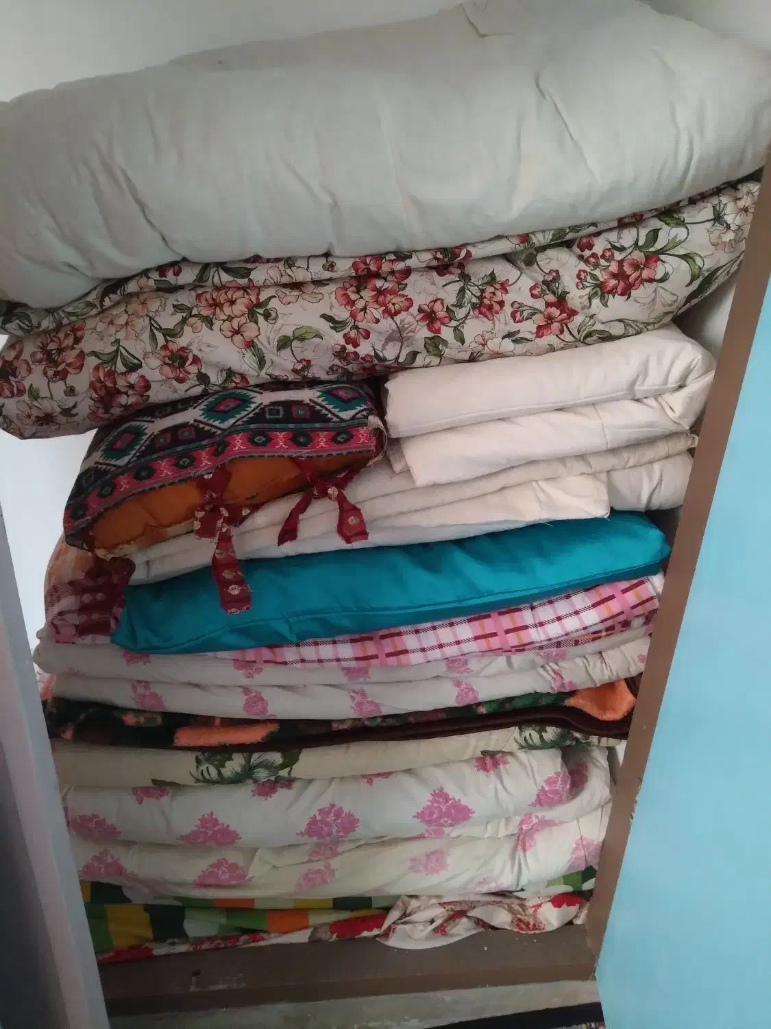 فروش تعدادی پتو و لحاف با ملحفه تمیز و نو|رختخواب، بالش، پتو|قائمشهر, |دیوار