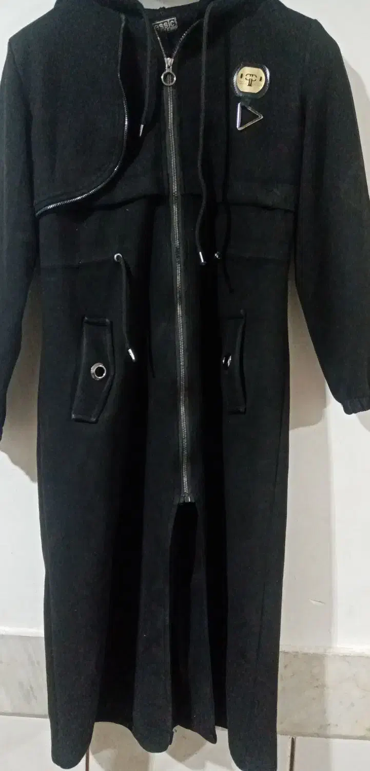 مانتو|لباس|تربتحیدریه, کاشانی|دیوار