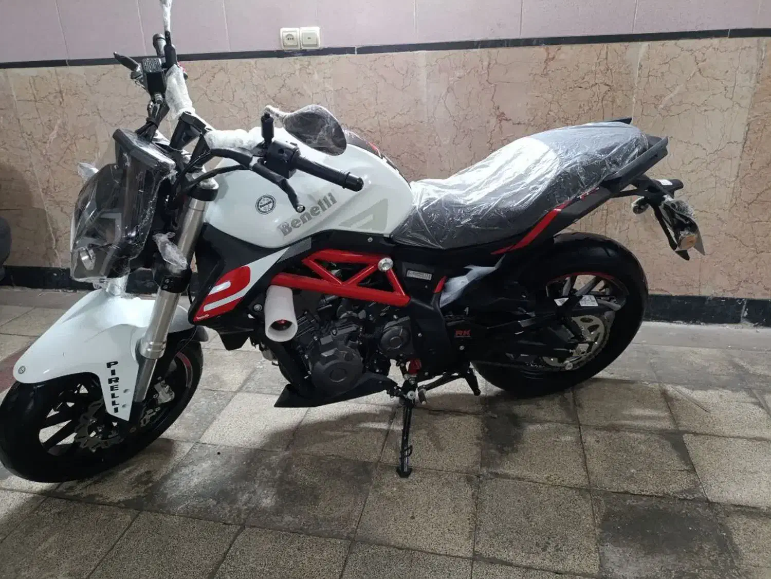 بنلی ۲۵۰ جفت بنلی ۳۰۰ نو ۱۴۰۳|موتورسیکلت|قم, زنبیل آباد|دیوار