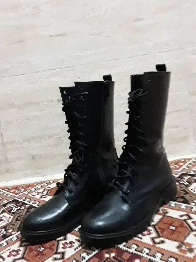 کفش بوت|کیف، کفش، کمربند|دورود, |دیوار