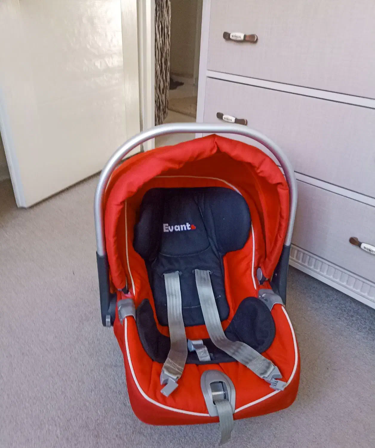 کریر و صندلی ماشین برند ایوانت آلمانی|کالسکه و لوازم جانبی|شاهینشهر, عطار|دیوار