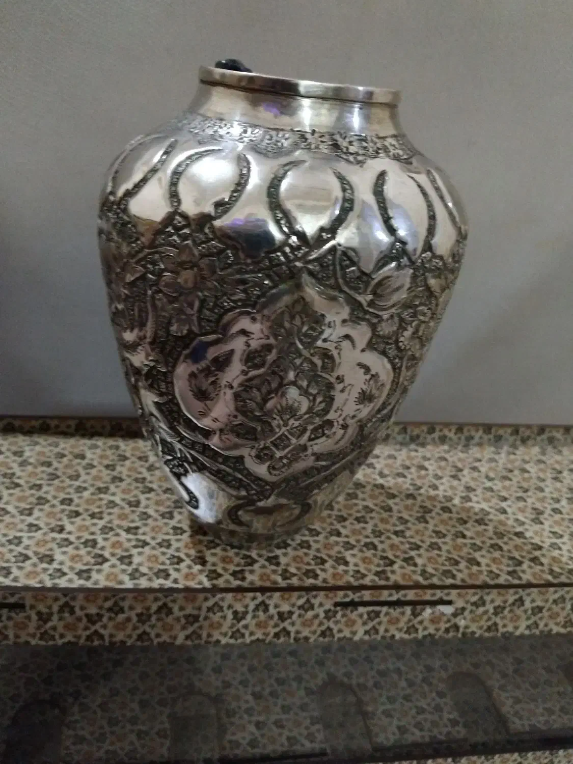 گلدان نقره|کلکسیون اشیاء عتیقه|ساری, |دیوار