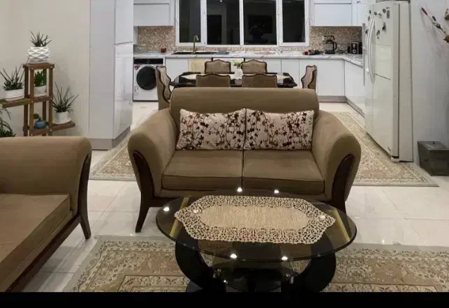 مبل راحتی ۷ نفره کاملا سالم|مبلمان خانگی و میز عسلی|اندیشه, اندیشه فاز ۴|دیوار