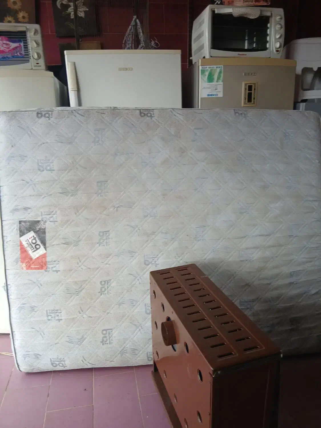 تخت خواب انواع. فومن|تخت و سرویس خواب|فومن, |دیوار