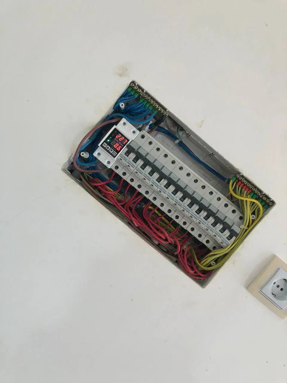 برقکار|خدمات پیشه و مهارت|تبریز, |دیوار