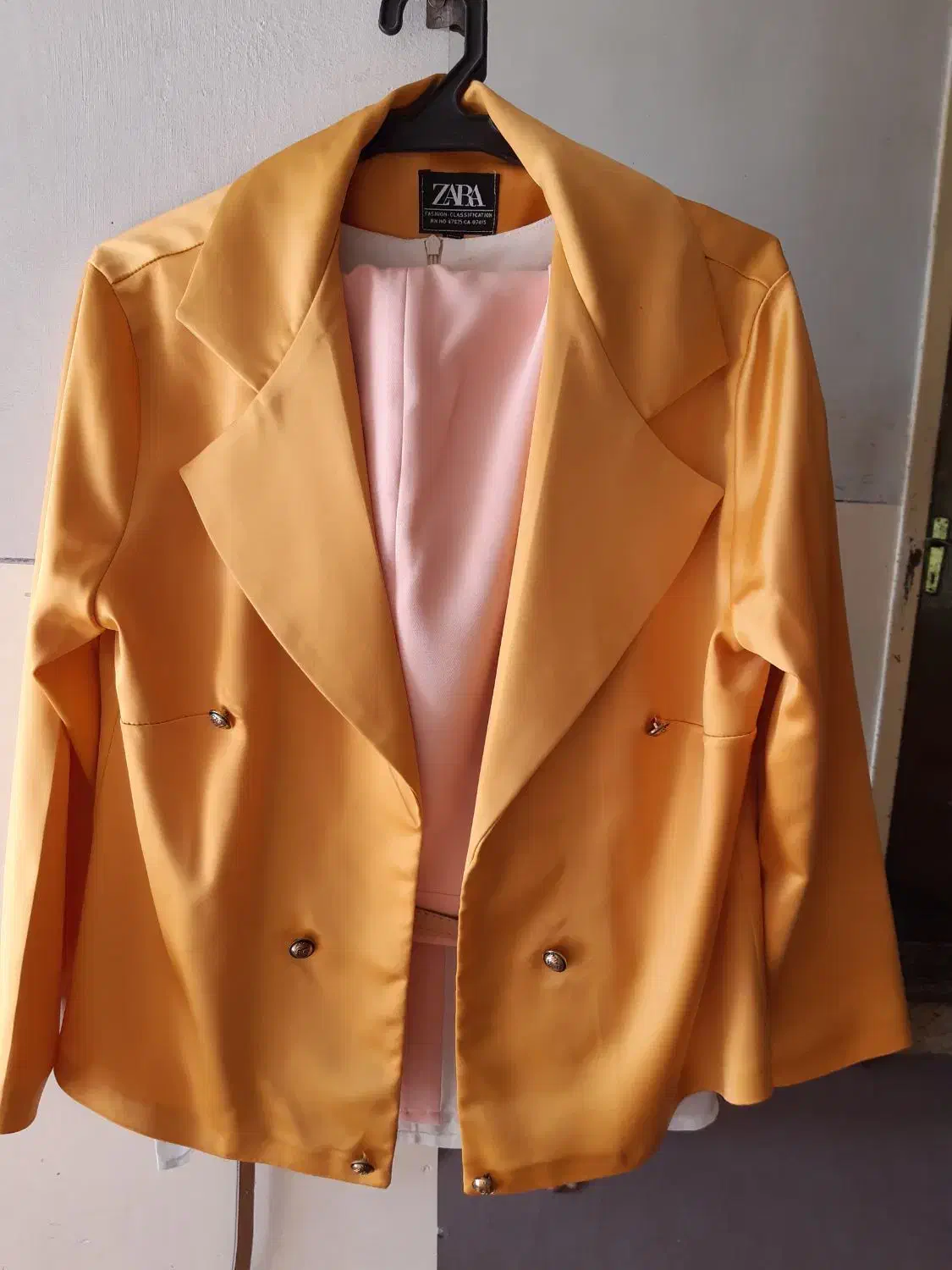 کت تک|لباس|شیراز, گلکوب|دیوار